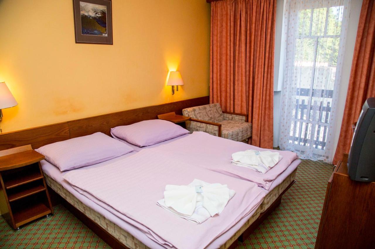 Hotel Prom Svoboda nad Upou Bagian luar foto