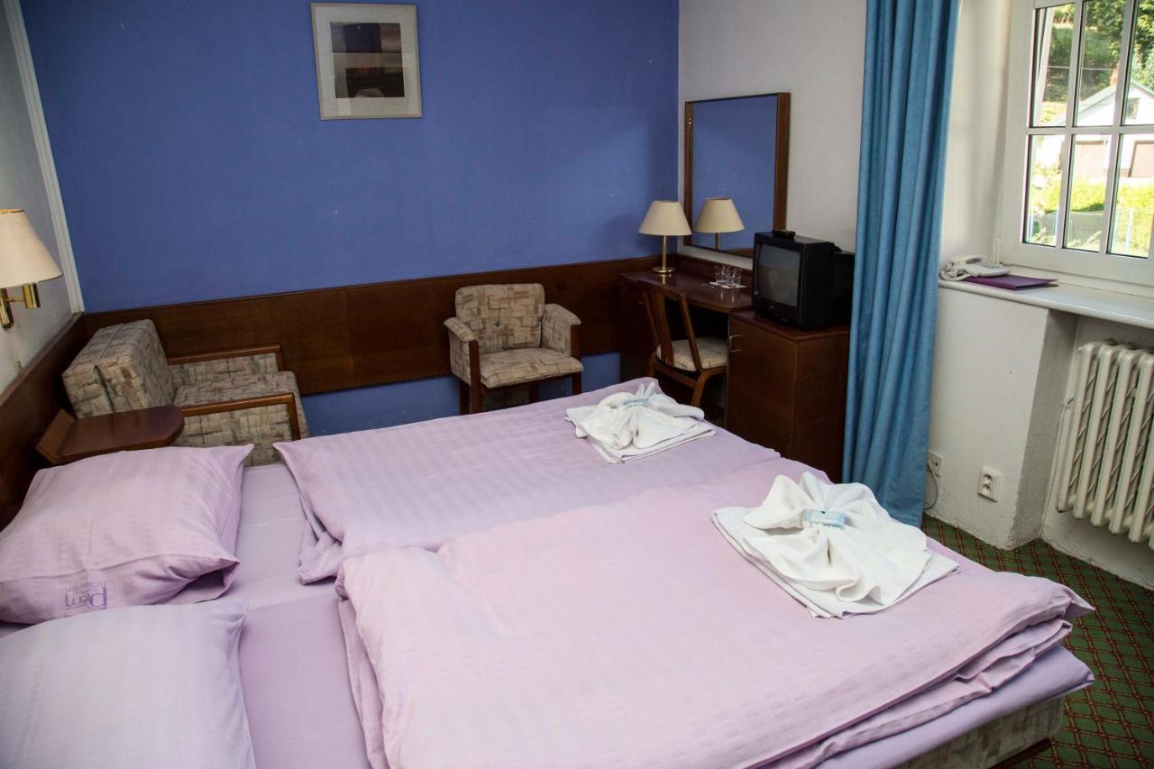 Hotel Prom Svoboda nad Upou Bagian luar foto