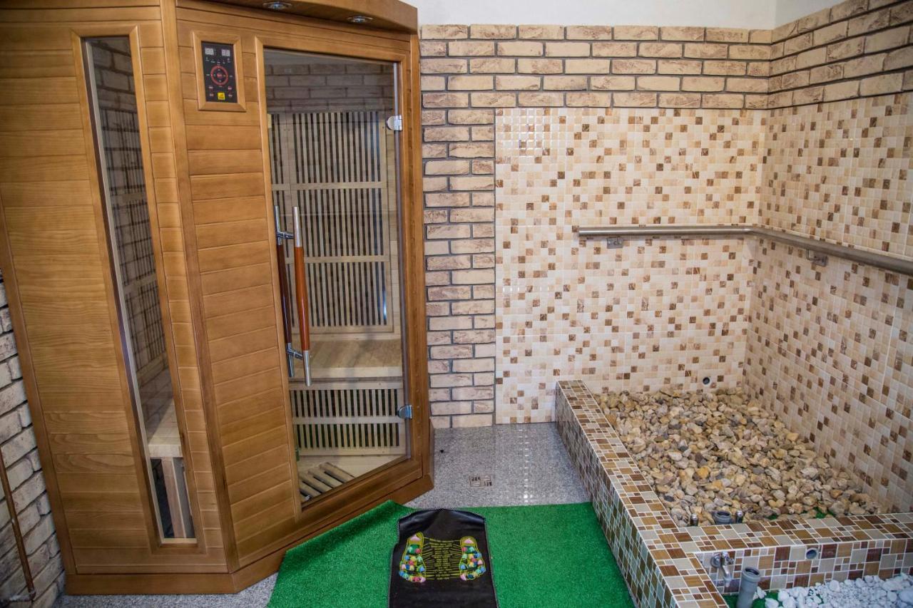 Hotel Prom Svoboda nad Upou Bagian luar foto